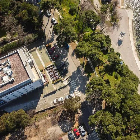 Daire Kolovare By Belmont Realty *